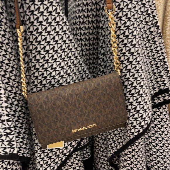 MICHAEL KORS Jet Set Travel Medium Phone Xbody Bag - Picture 10 of 16